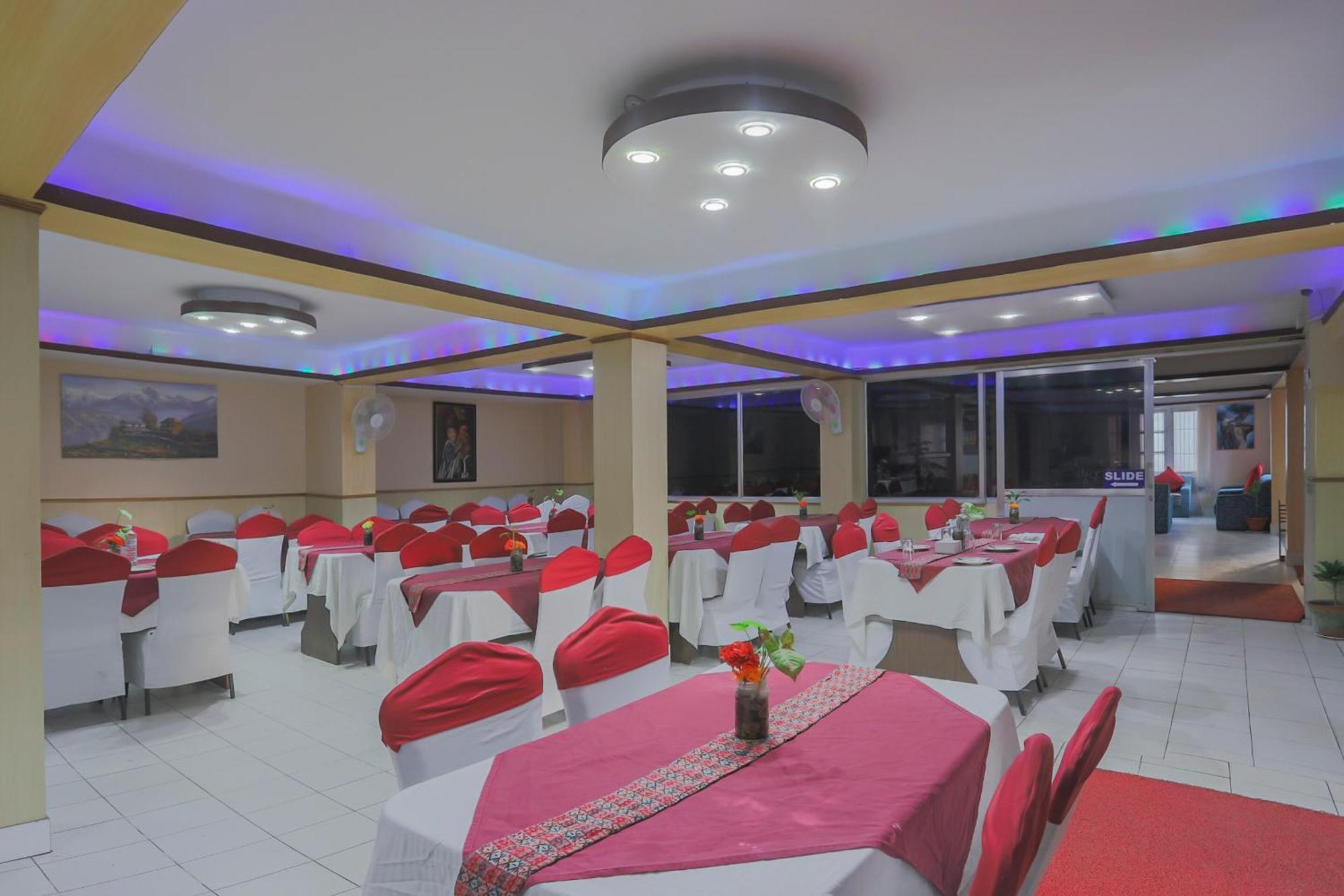 Oyo 789 Hotel Shivam Plaza Katmandú Exterior foto