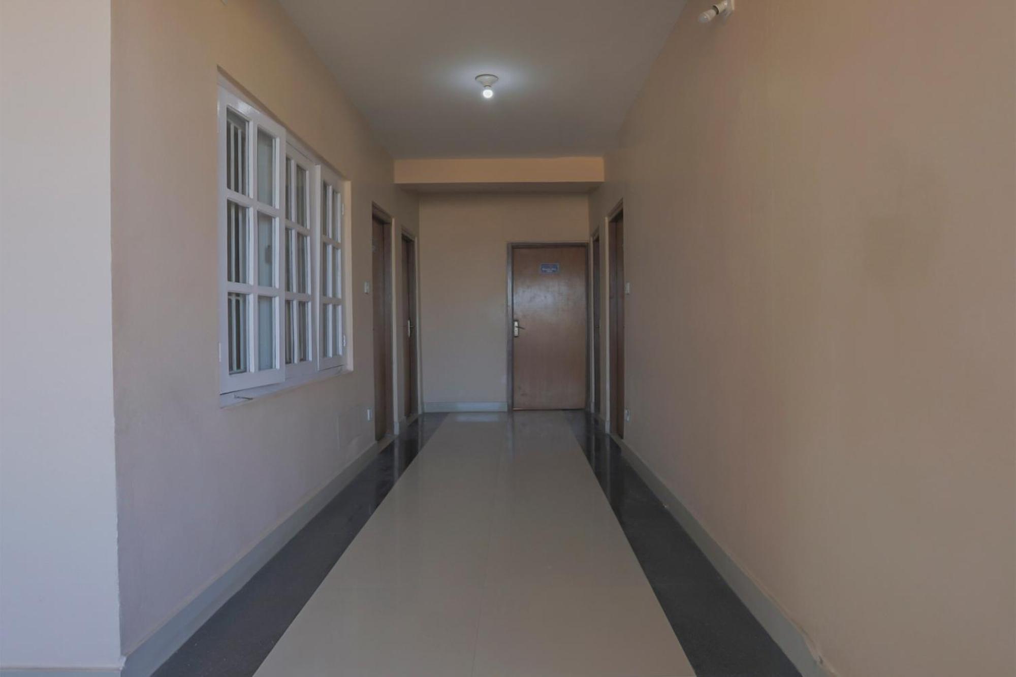 Oyo 789 Hotel Shivam Plaza Katmandú Exterior foto